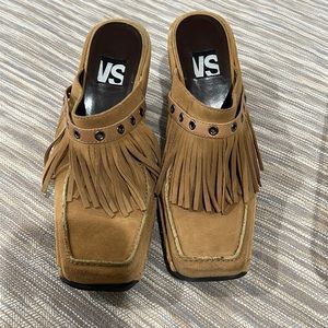 Via Spiga Women's Fringe nubuk mule.